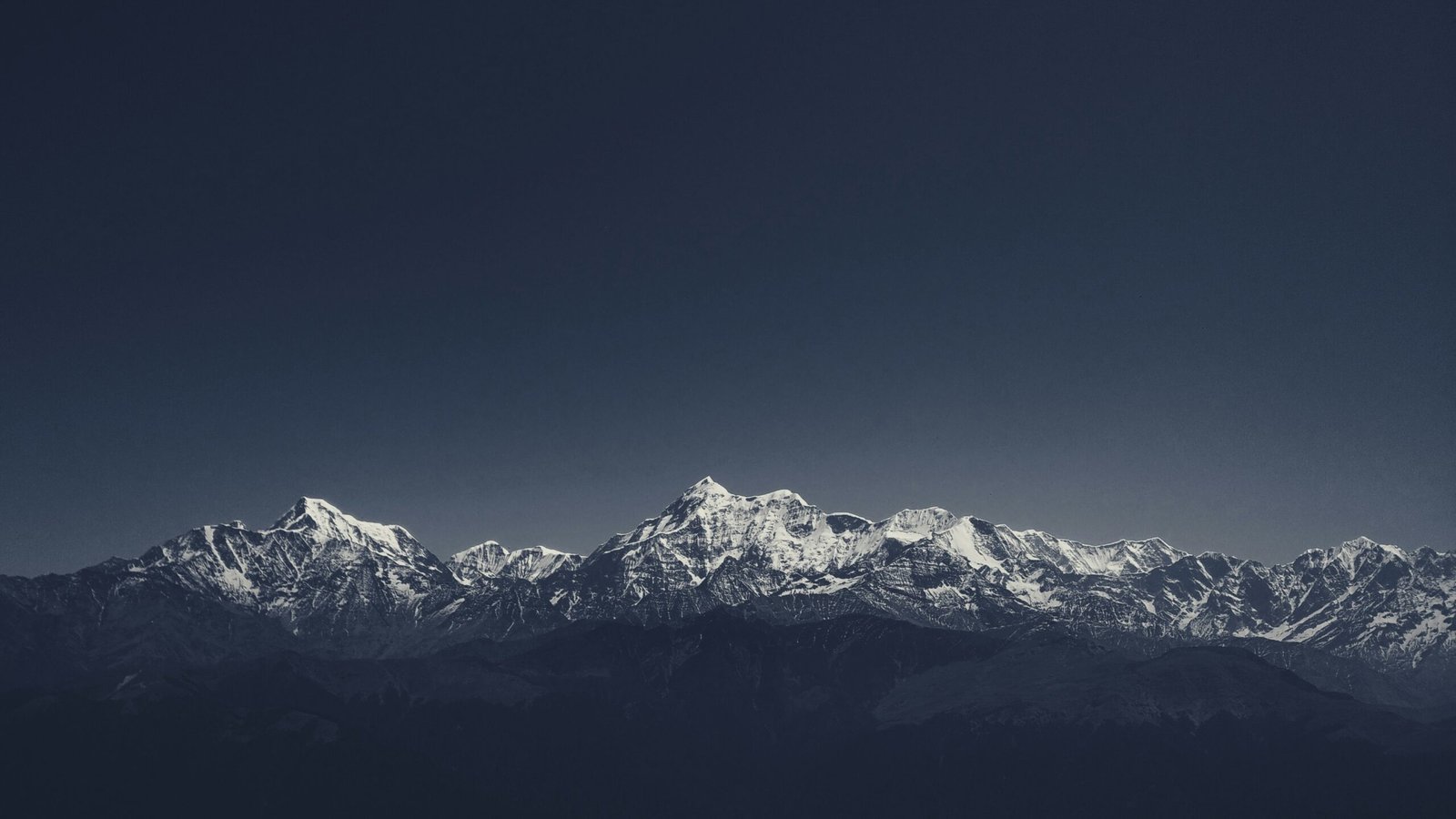 Clear blue skies over the Himalayas on the Everest Base Camp trek